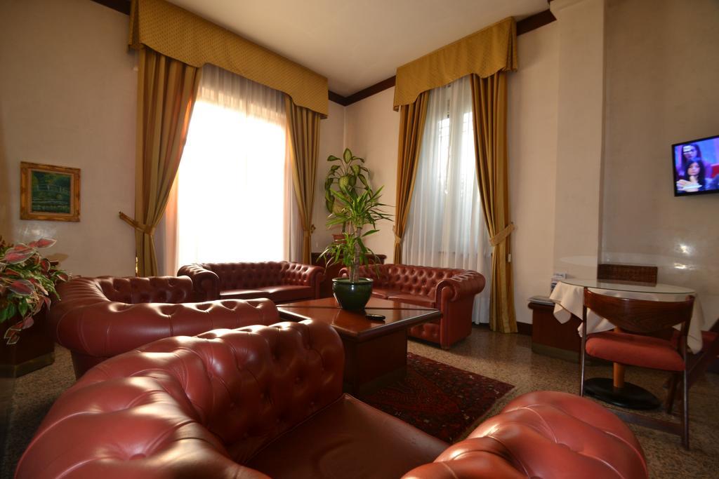 Hotel Residence Parma Exterior foto